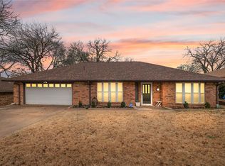 5710 Valley Ridge Ct, Arlington, TX 76017