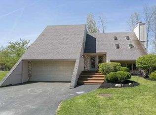 120 Shire Dr N, East Amherst, NY 14051