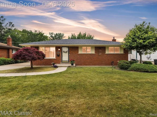 2596 Treadwell St, Westland, MI 48186