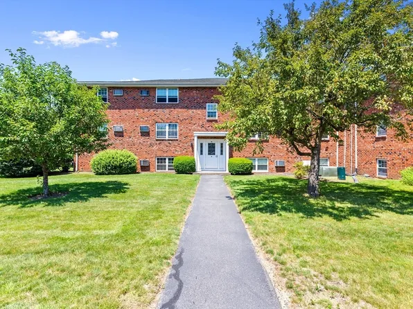 91 Pleasant St APT D11, Medfield, MA 02052