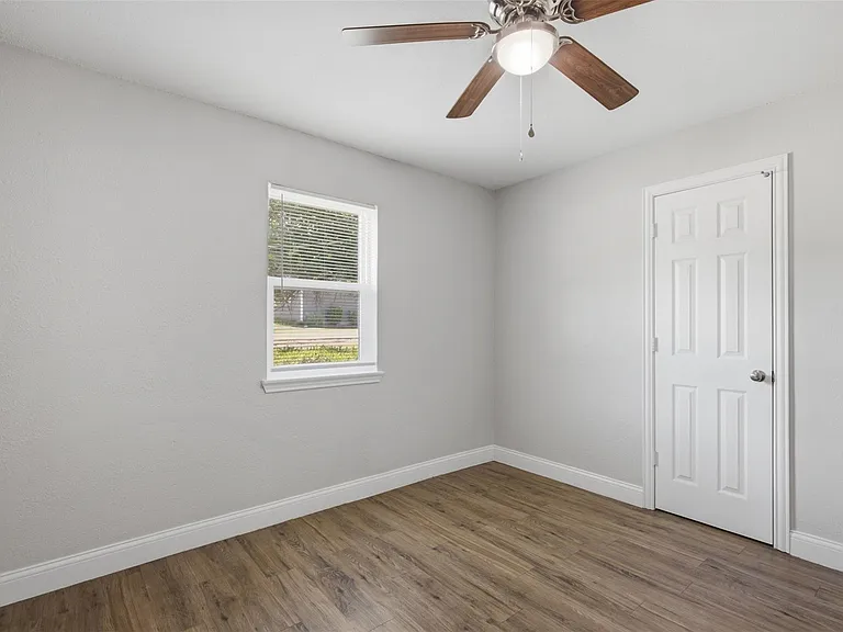 313 N Church St — Photo 17