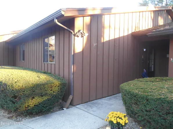 40 Churchill Crst, Pittsfield, MA 01201