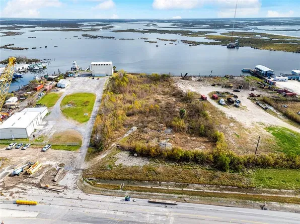 6321 Paris Rd, Chalmette, LA 70043