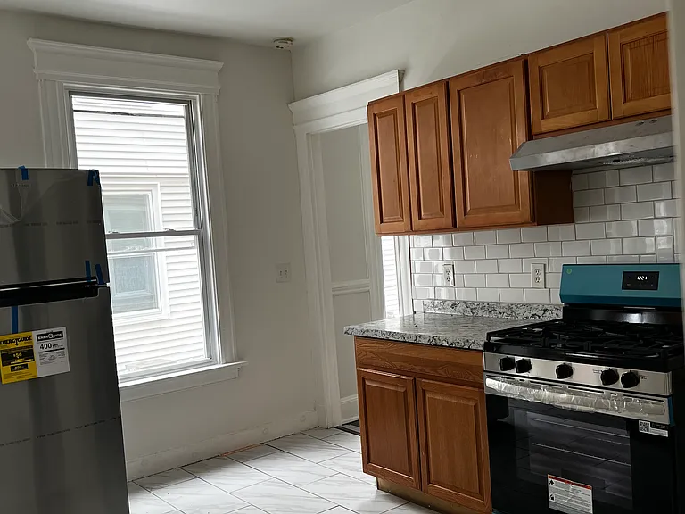 879 Elm St — Photo 14