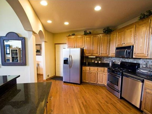 5th image of 4541 200th St E