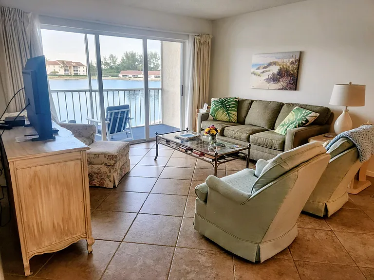 4436 NE Ocean Blvd #E2 — Photo 5