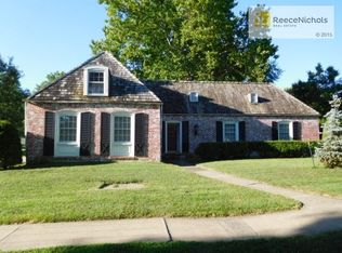 301 SE 4th St, Lees Summit, MO 64063