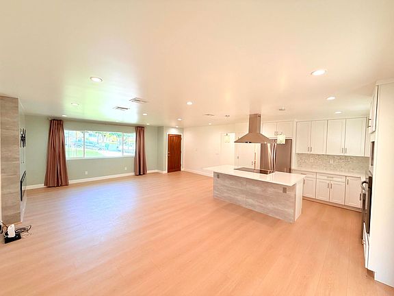 5th image of 10837-10839 Fellows Ave House 10839