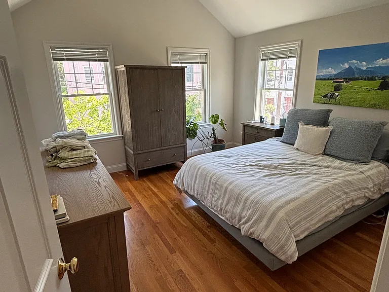 453 Windsor St #1 — Photo 3