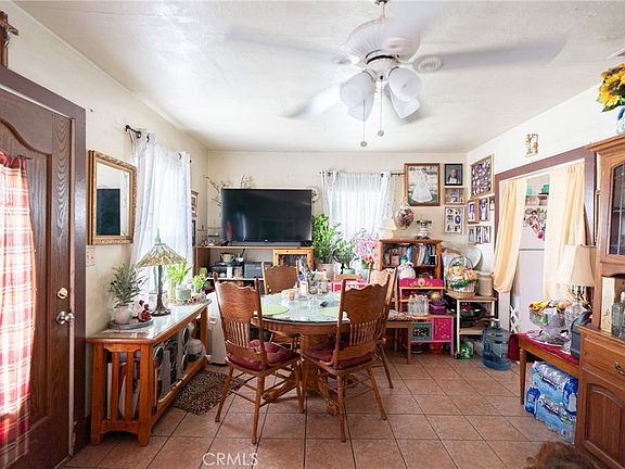 5th image of 325 W Crescent Dr