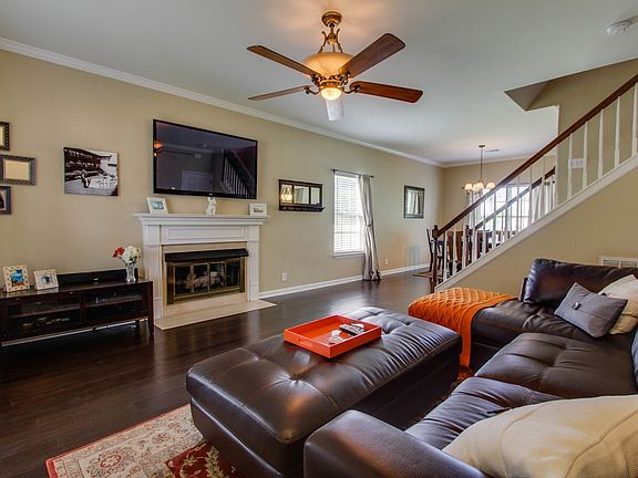 3rd image of 812 Aimes Ct