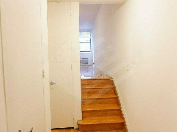 3rd image of 104 E 31st St APT 2a