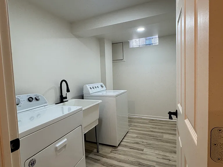 2431 Grange Rd — Photo 32