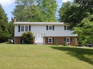 5128 W Piedmont Cir, Conover, NC 28613