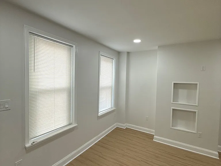 1320 S Myrtlewood St — Photo 8