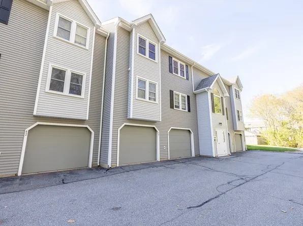 84 Tennis Plaza Rd Unit 40, Dracut, MA 01826