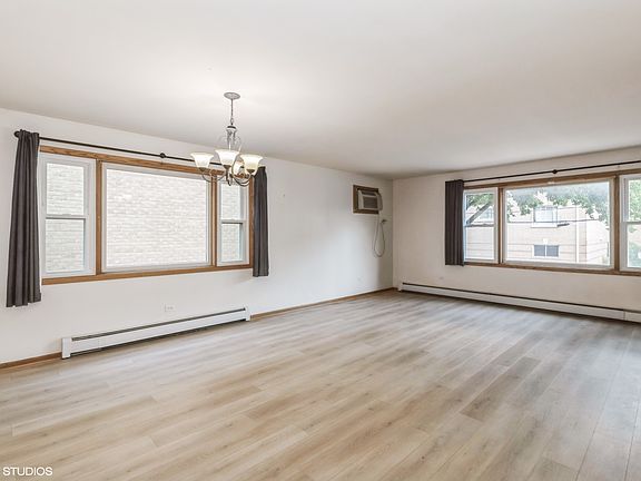 4th image of 8653 W Catherine Ave #1