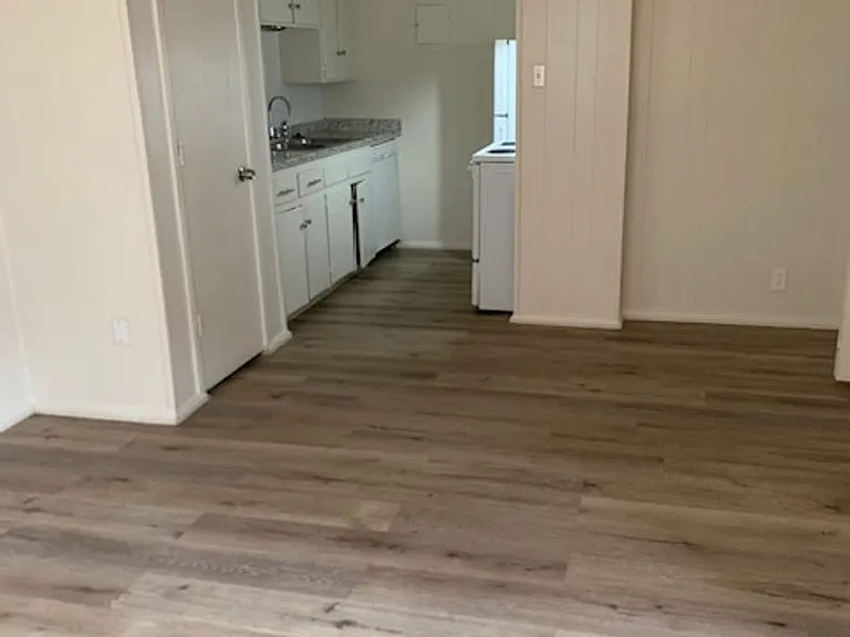 1509 Avenue S — Photo 2
