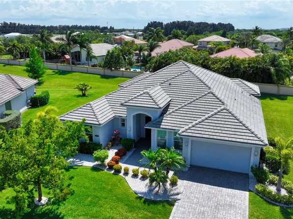 4725 Four Lakes Cir SW, Vero Beach, FL 32968
