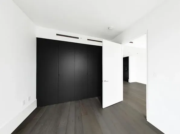 429 Kent Avenue image 3 of 15