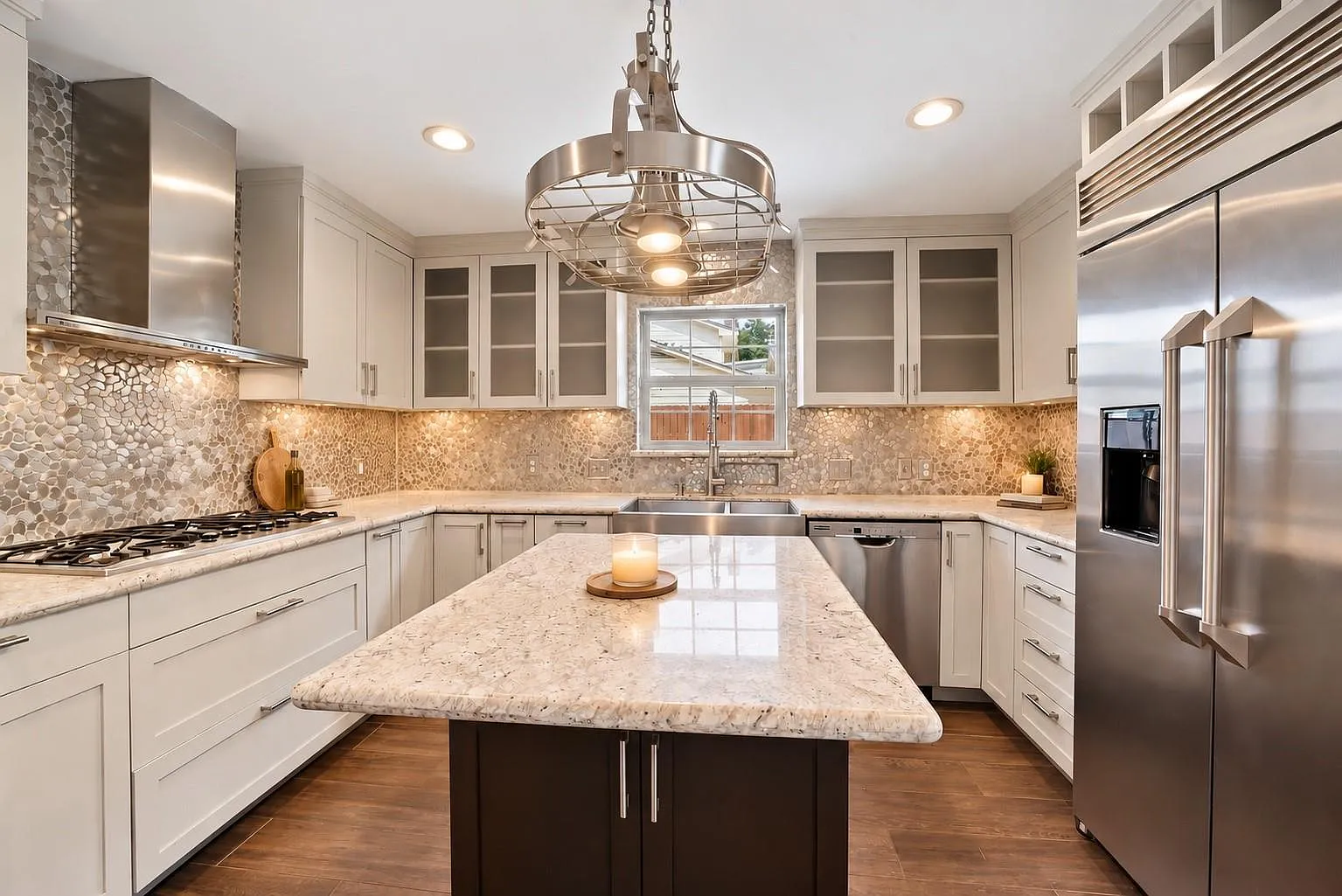 5 bed, 5.0 bath, 3927 sqft, $5,000 — Photo 3