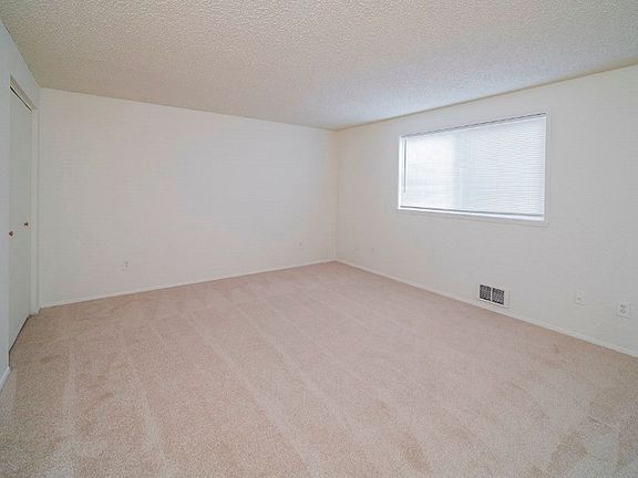 5th image of 1028 Cedar Ave APT A