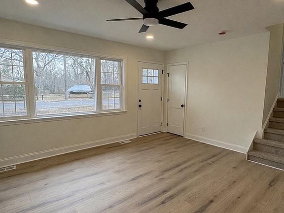 3rd image of 309 Jays Ave
