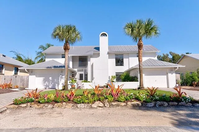 3 bed, 3.5 bath, 1928 sqft, $9,900 — Photo 2