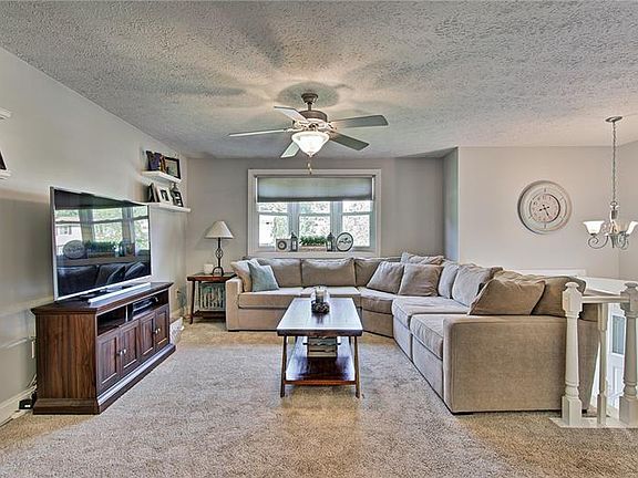 2nd image of 103 Shallowood Cir