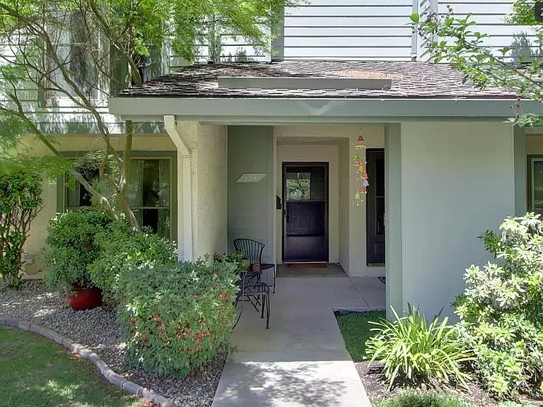 124 Touchstone Pl — Photo 2