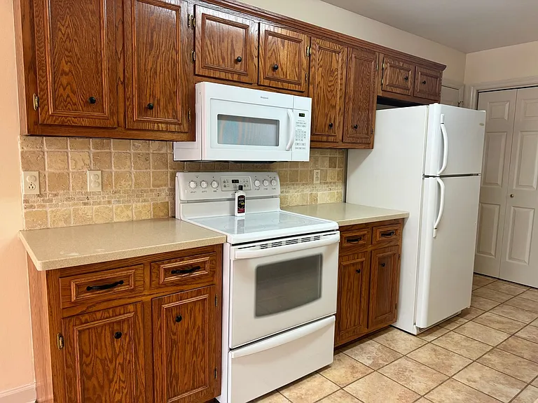 2868 Maple Cir — Photo 9