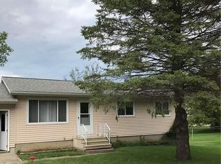 305 4th Ave SW, Waukon, IA 52172