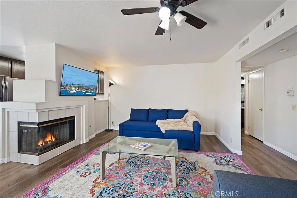 2 bed, 864 sqft, $2,950 — Photo 1