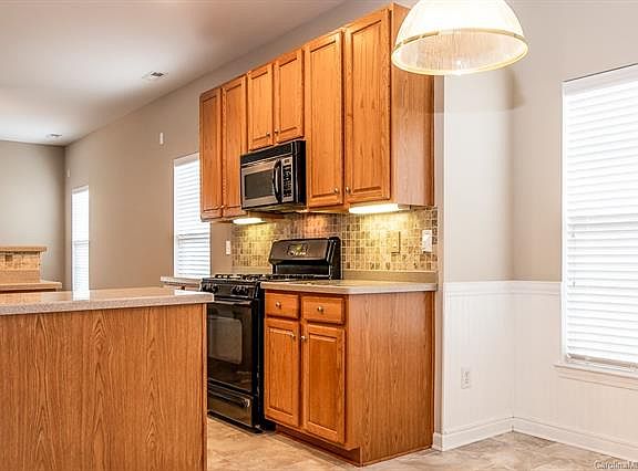 5th image of 10411 Tintinhull Dr