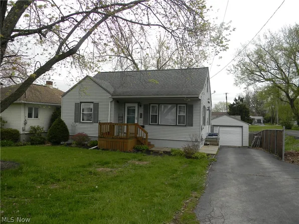 41 Cyrus Ave, Hubbard, OH 44425