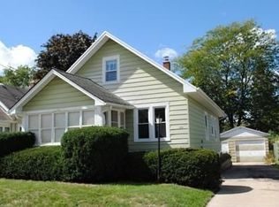 132 N Washington Ave, Waukesha, WI 53188