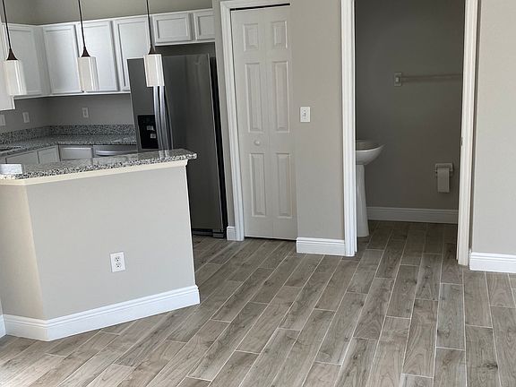 5th image of 12227 Country White Cir