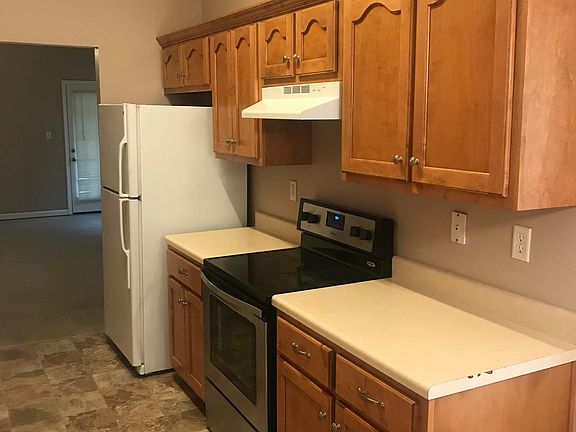 Kitchen(has new fridge, not pictured) also new flooring