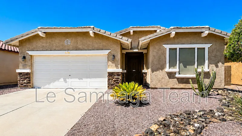 17636 W Maui Ln