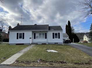 41 Woodlawn Dr, Ravena, NY 12143