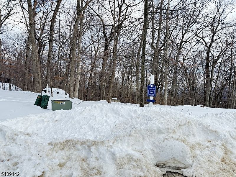 2nd image of 18 Wiltshire Dr