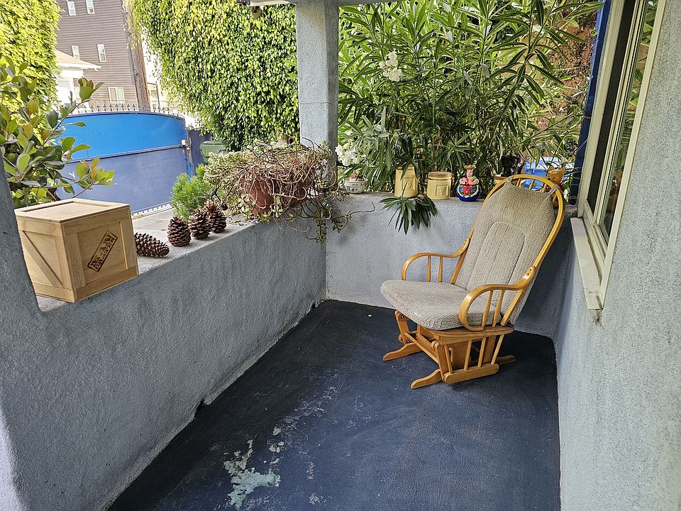 Nice Private area to relax and read a good book!!