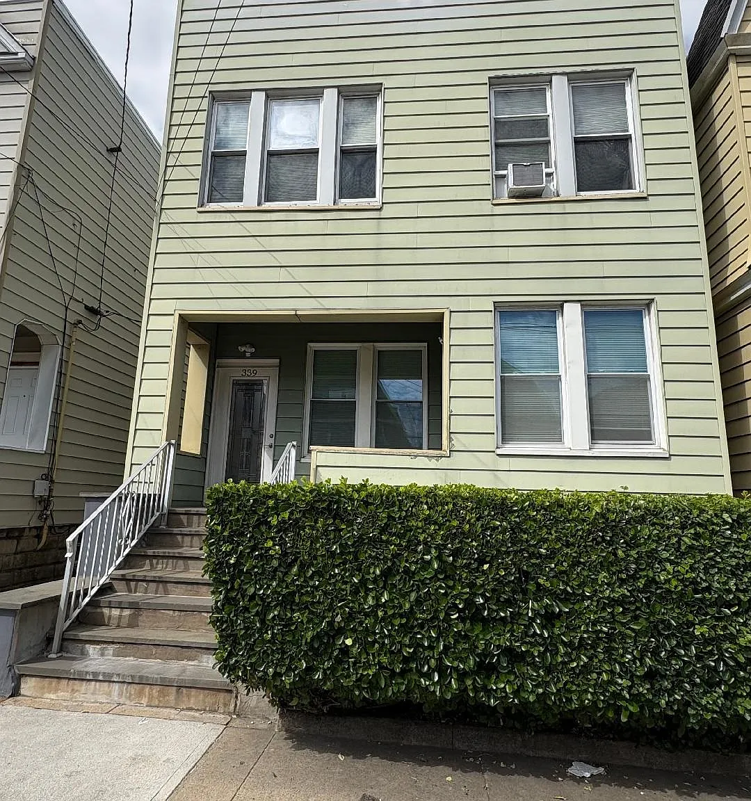 1 bed, 1.0 bath, 600 sqft, $1,700 — Photo 1