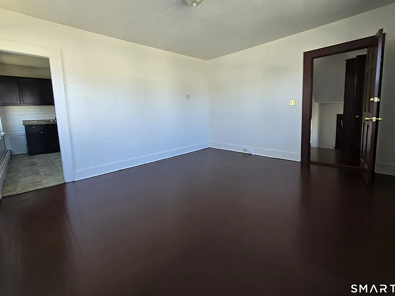 125 Hollister Ave — Photo 5