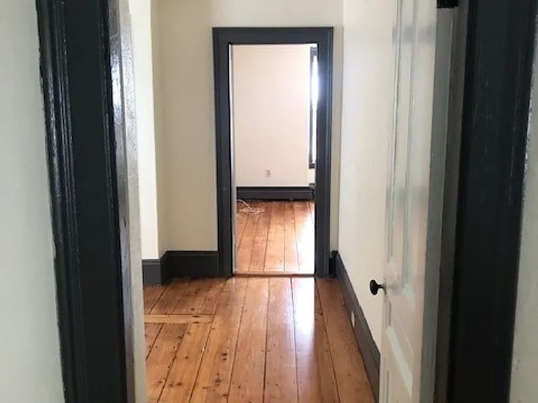 4 River St — Photo 10