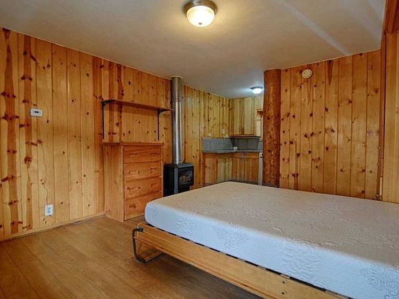 3rd image of 226 Beaver St #3