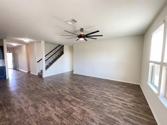 3rd image of 709 Hummingbird Ln