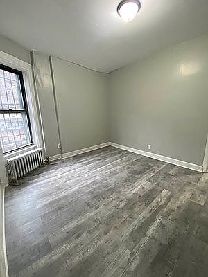 2nd image of 409 E 21st St #B4