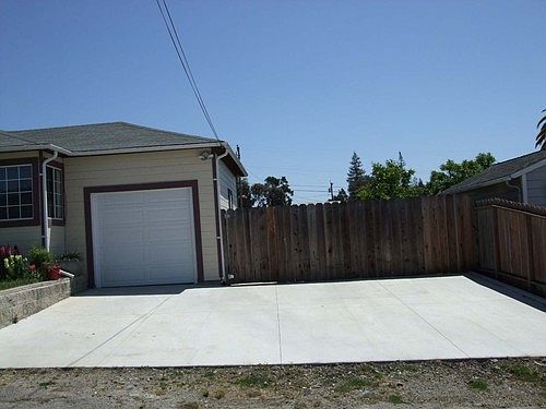 2nd image of 819 Kellogg Ave