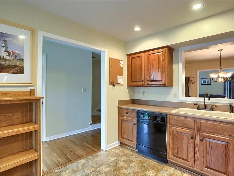 4083 Caissons Ct — Photo 6